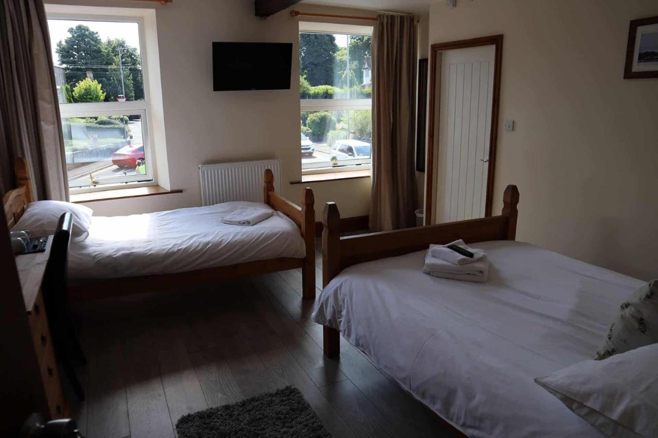 The Hare & Hounds Inn Foulridge Eksteriør bilde