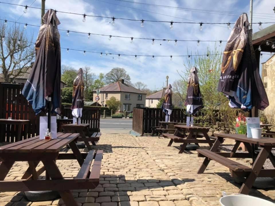 The Hare & Hounds Inn Foulridge Eksteriør bilde